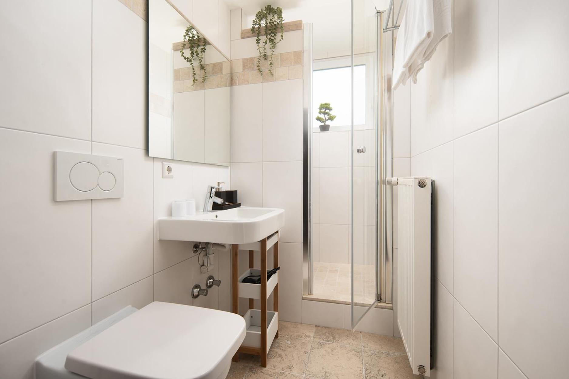 Hotel Vier Jahreszeiten Therme & Kliniken Bad Krozingen Naehe Freiburg & Schwarzwald Ideal Fuer Wellness Kur & Business Ausfluege 24H Check In- Wlan & Parken Gratis Dış mekan fotoğraf