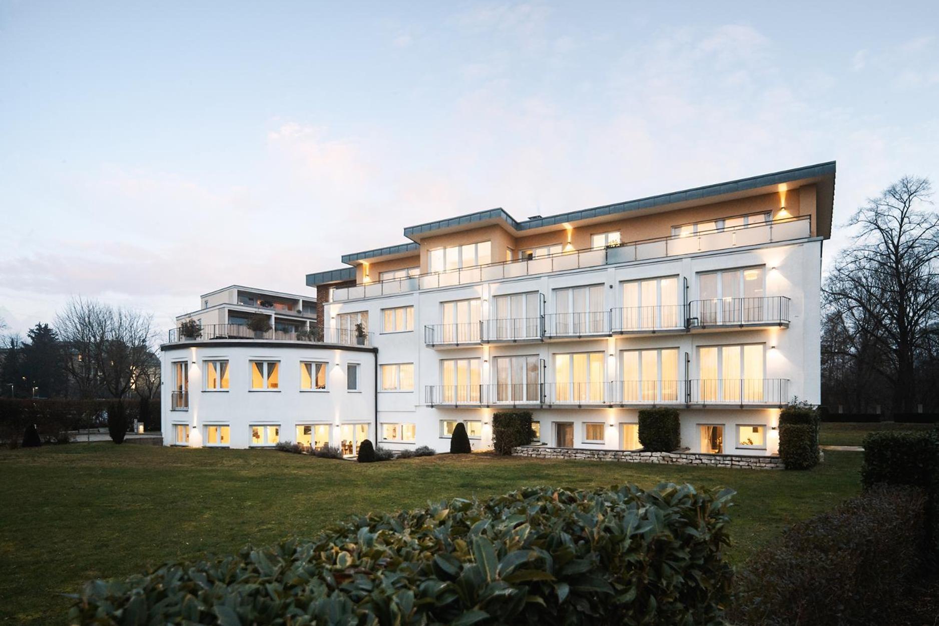 Hotel Vier Jahreszeiten Therme & Kliniken Bad Krozingen Naehe Freiburg & Schwarzwald Ideal Fuer Wellness Kur & Business Ausfluege 24H Check In- Wlan & Parken Gratis Dış mekan fotoğraf