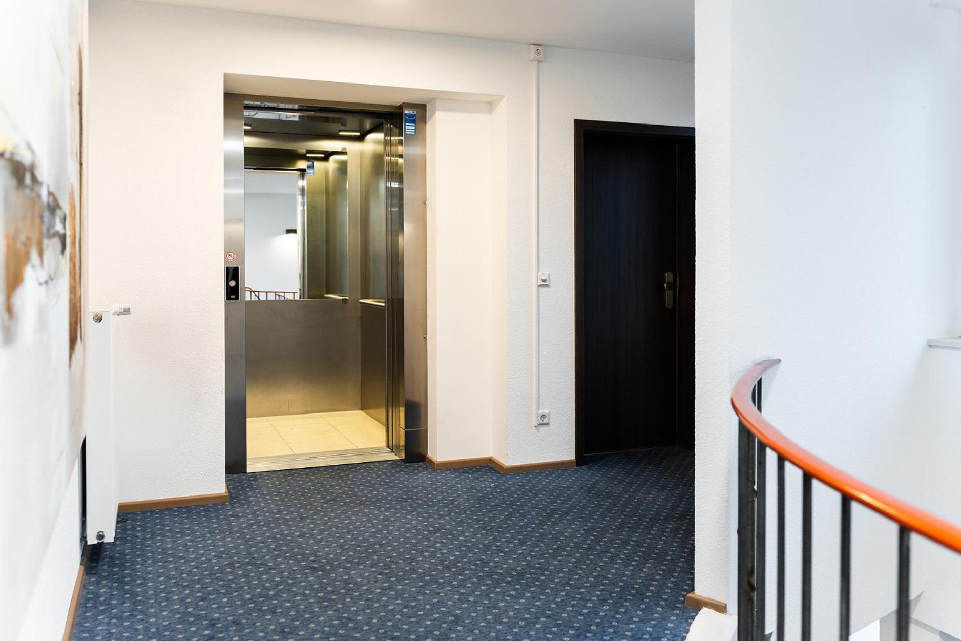Hotel Vier Jahreszeiten Therme & Kliniken Bad Krozingen Naehe Freiburg & Schwarzwald Ideal Fuer Wellness Kur & Business Ausfluege 24H Check In- Wlan & Parken Gratis Dış mekan fotoğraf