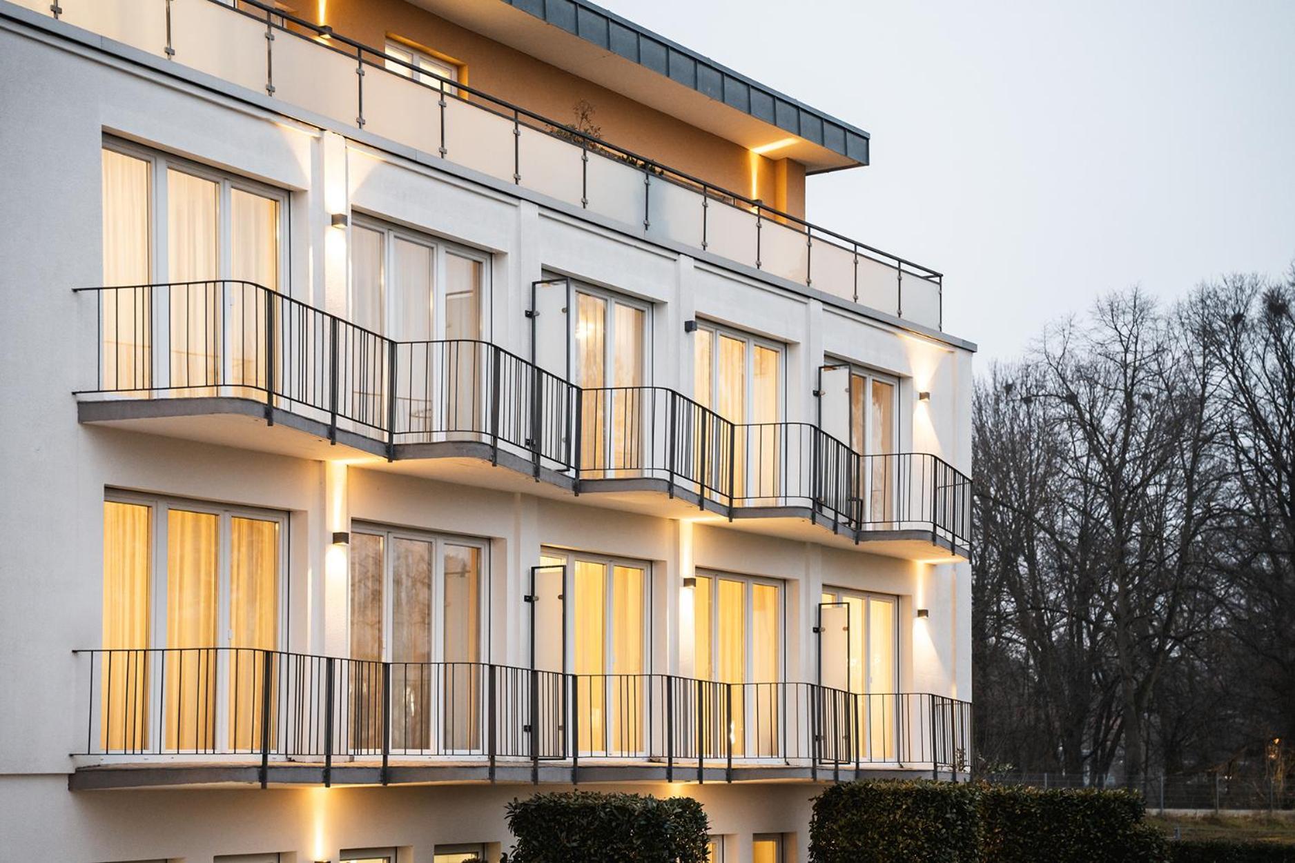 Hotel Vier Jahreszeiten Therme & Kliniken Bad Krozingen Naehe Freiburg & Schwarzwald Ideal Fuer Wellness Kur & Business Ausfluege 24H Check In- Wlan & Parken Gratis Dış mekan fotoğraf
