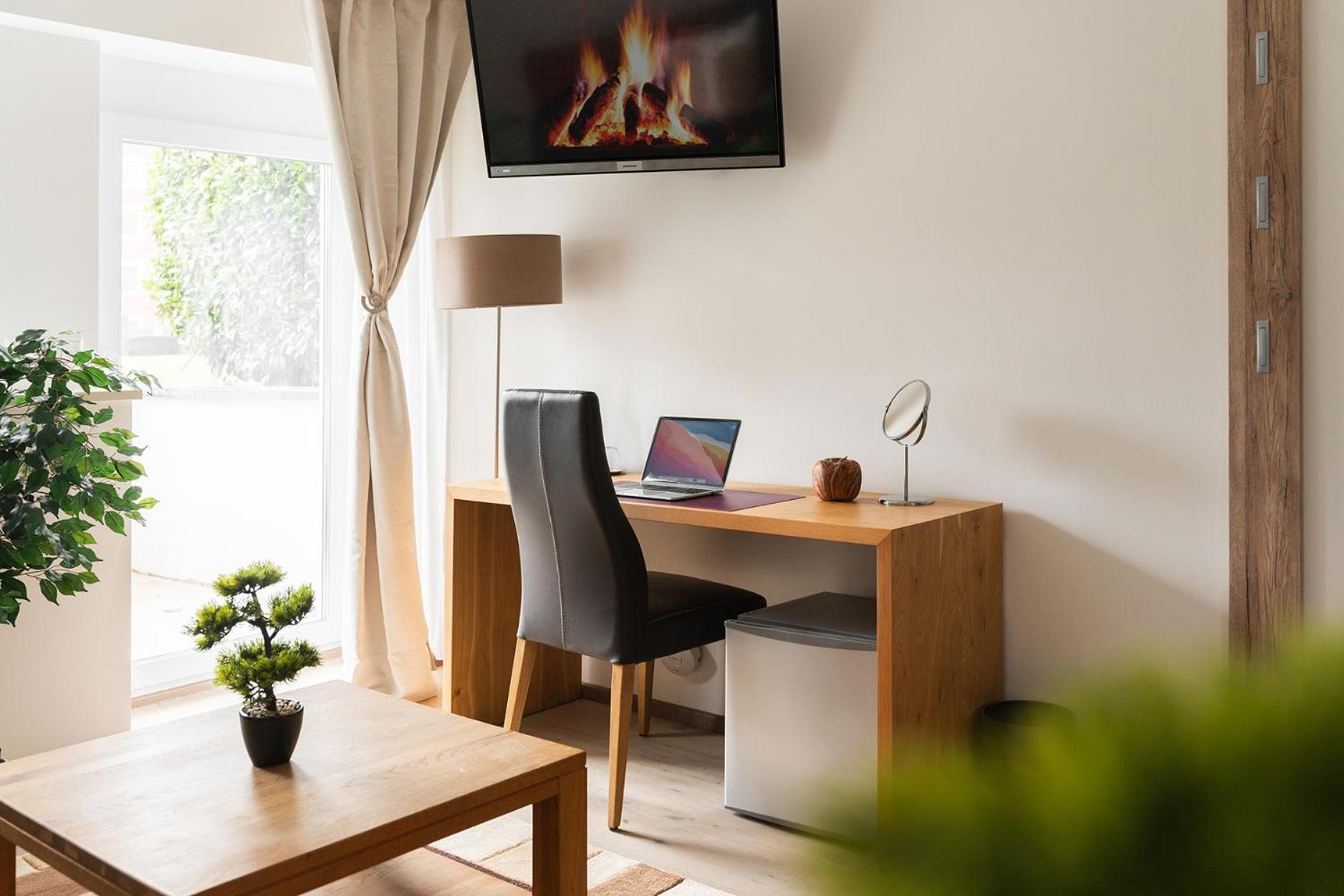 Hotel Vier Jahreszeiten Therme & Kliniken Bad Krozingen Naehe Freiburg & Schwarzwald Ideal Fuer Wellness Kur & Business Ausfluege 24H Check In- Wlan & Parken Gratis Dış mekan fotoğraf