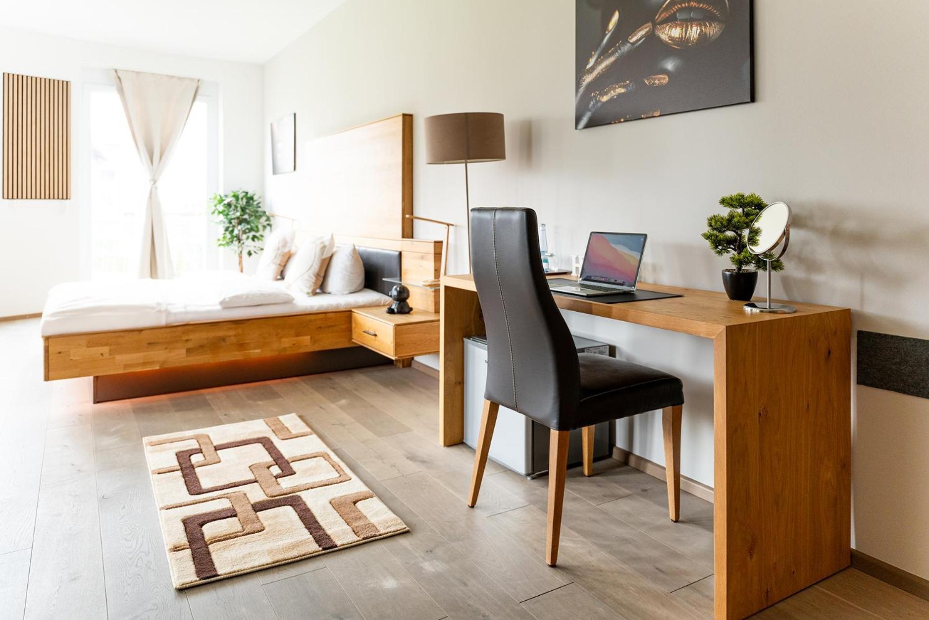 Hotel Vier Jahreszeiten Therme & Kliniken Bad Krozingen Naehe Freiburg & Schwarzwald Ideal Fuer Wellness Kur & Business Ausfluege 24H Check In- Wlan & Parken Gratis Dış mekan fotoğraf