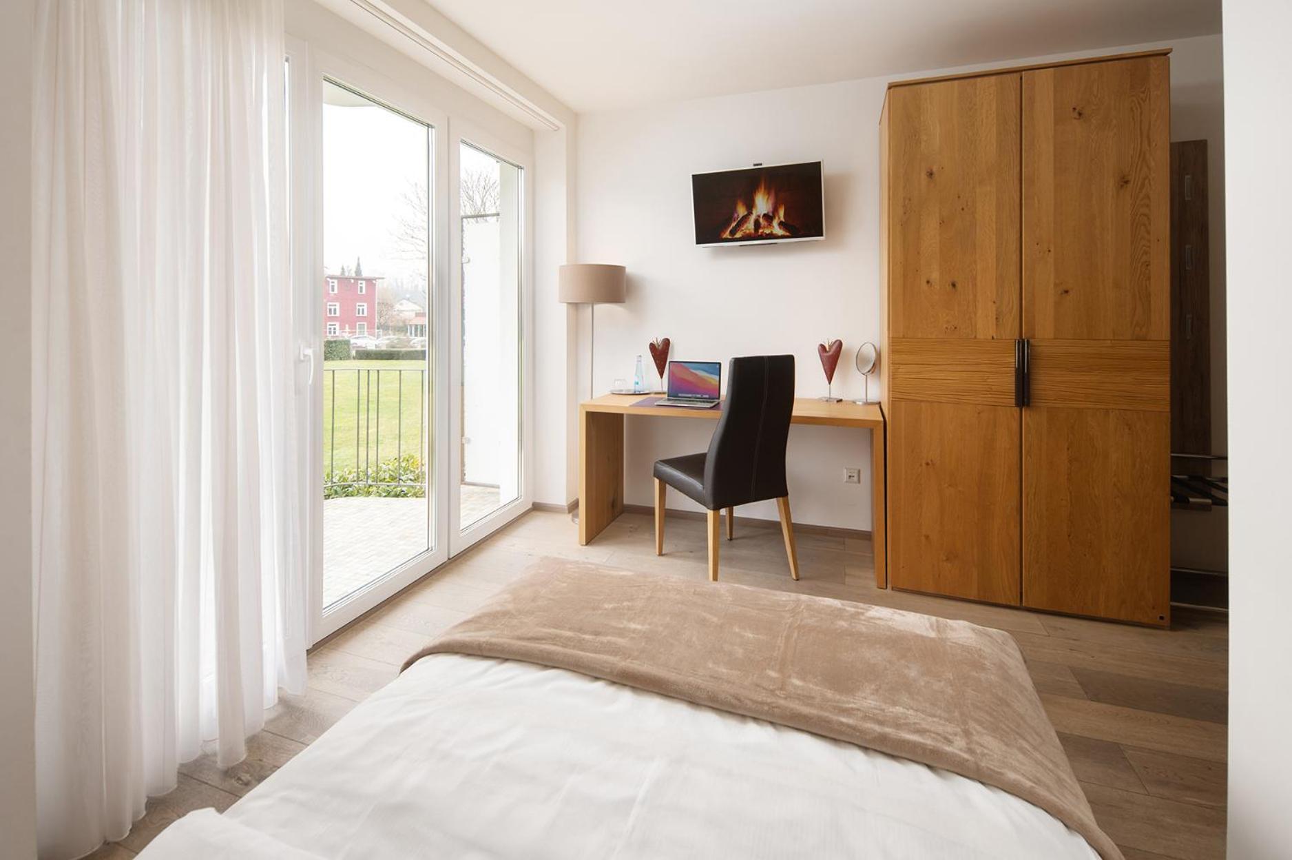 Hotel Vier Jahreszeiten Therme & Kliniken Bad Krozingen Naehe Freiburg & Schwarzwald Ideal Fuer Wellness Kur & Business Ausfluege 24H Check In- Wlan & Parken Gratis Dış mekan fotoğraf