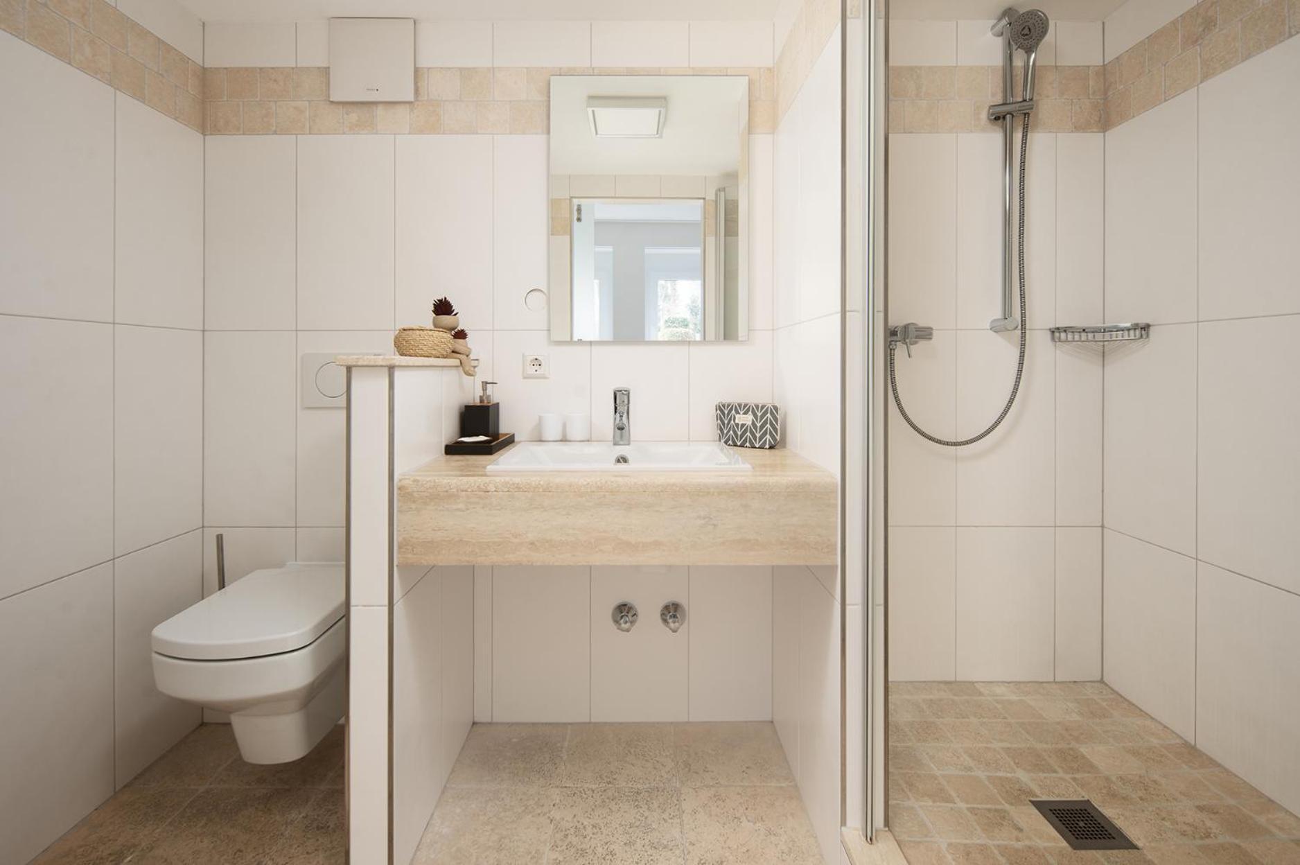 Hotel Vier Jahreszeiten Therme & Kliniken Bad Krozingen Naehe Freiburg & Schwarzwald Ideal Fuer Wellness Kur & Business Ausfluege 24H Check In- Wlan & Parken Gratis Dış mekan fotoğraf