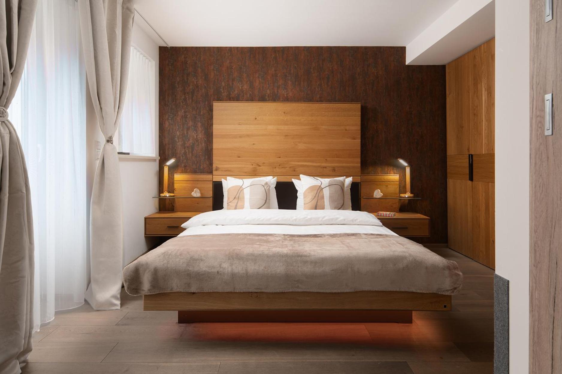 Hotel Vier Jahreszeiten Therme & Kliniken Bad Krozingen Naehe Freiburg & Schwarzwald Ideal Fuer Wellness Kur & Business Ausfluege 24H Check In- Wlan & Parken Gratis Dış mekan fotoğraf
